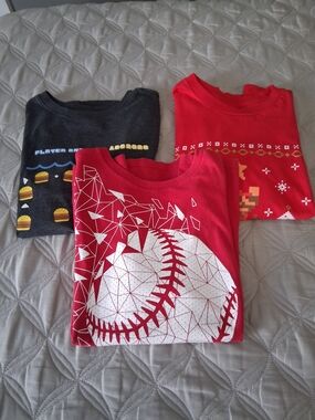 Boys lot of 3 Tshirts assorted red white game print tees tops size L